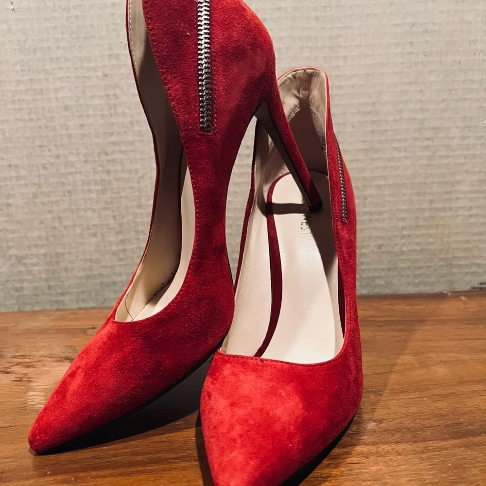 Beautiful shoes!! Comfortable and so adorable!! - Picture 2 of 7